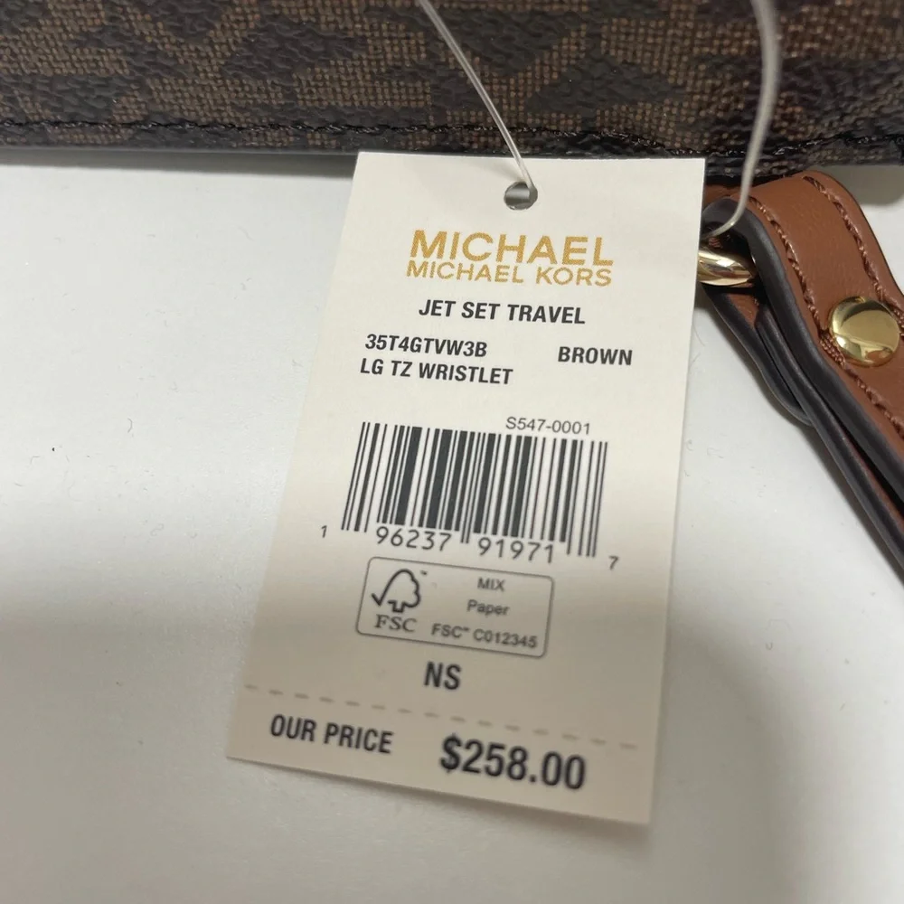 Michael Kors Jet Set Travel Cluntch - Picture 4 of 6
